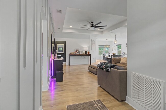 Photo - 197 W 1st Ave