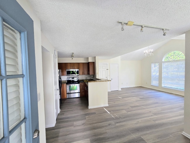 Building Photo - 1125 Crystal Way Rental