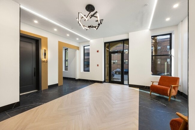 166 Hancock Ave Unidad 201
