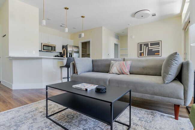 Photo - 1501 W Howard Ln Unidad FL3-ID360