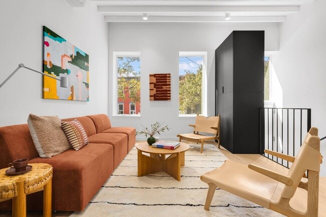 Photo - 94 Pioneer St