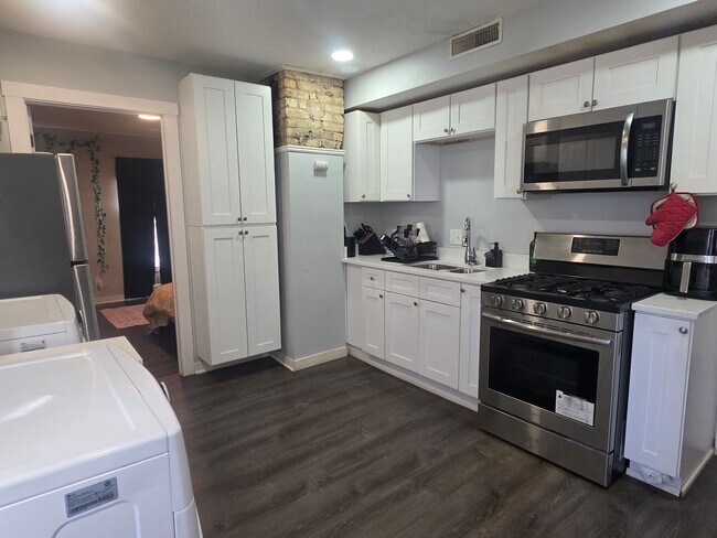 Photo - 626 NE Taylor St Unit 1