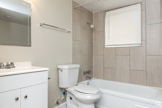 1BR,1BA-760SFT