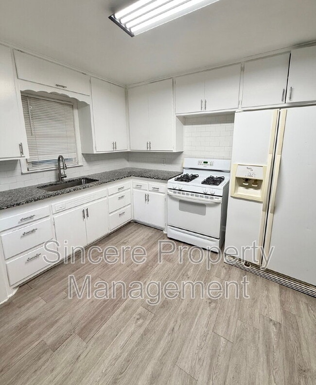 Photo - 220 E Key Blvd