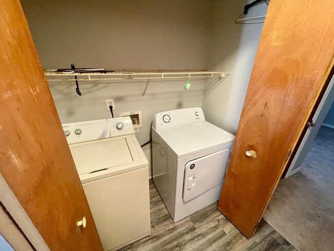 Photo - 581 Dexter Dr Unidad A