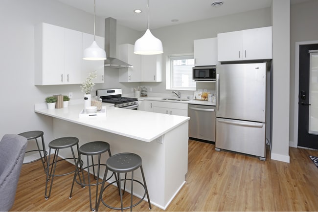 Photo - ONE MONTH FREE ON 12 MONTH LEASE!