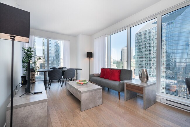 Building Photo - 1160 Rue De la Gauchetière O