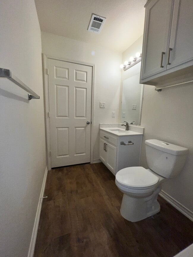 Photo - 5628 Humbert Ave