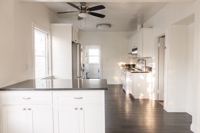 453-455 N. Curson Ave