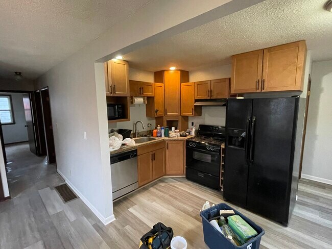 Building Photo - 4901 Schubert St