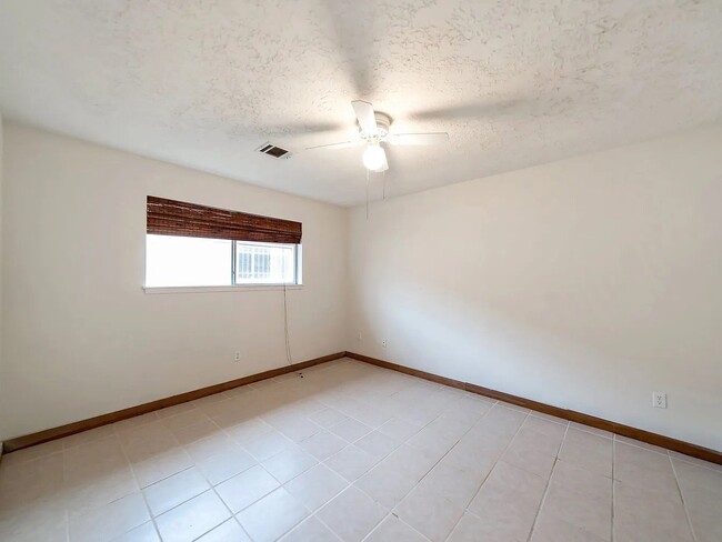 Photo - 16727 Royal Mile Ln