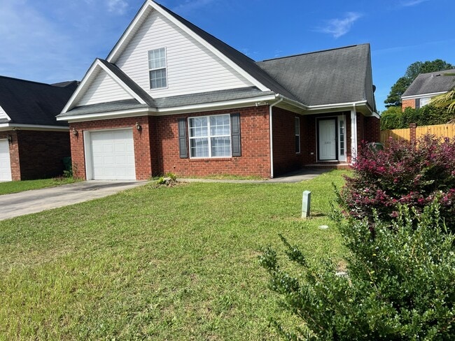 Building Photo - 2203 Inverness Dr Rental