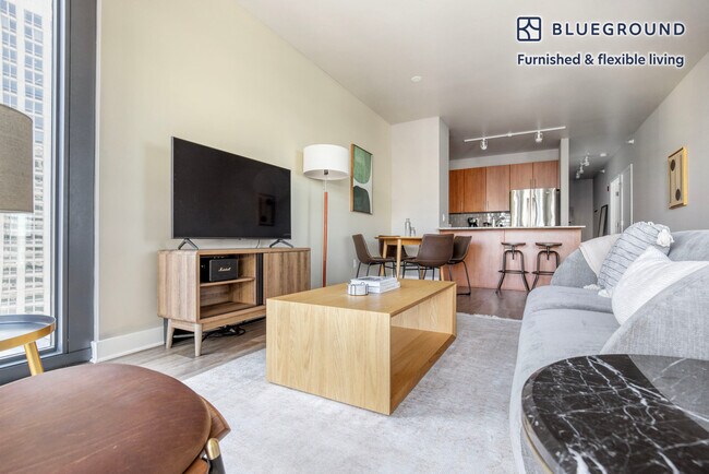 Photo - 505 N State St Unidad FL30-ID1010