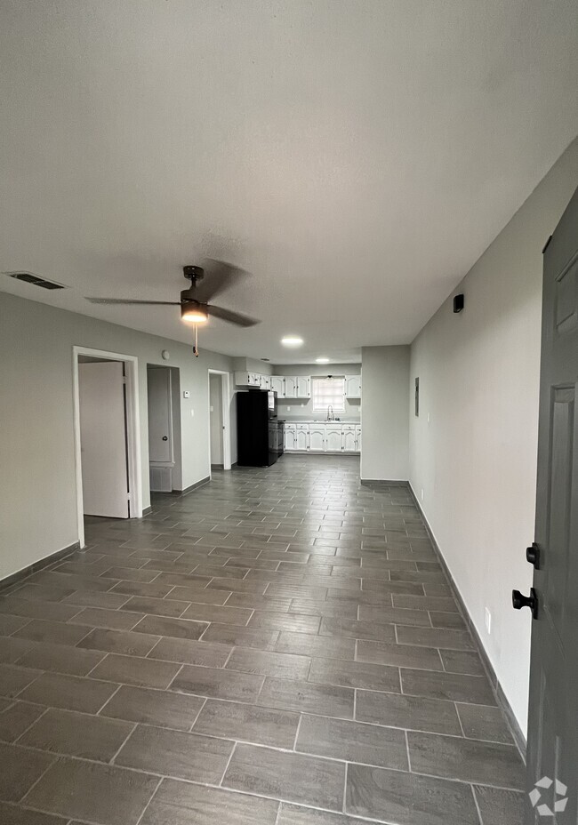 Building Photo - 2906 Corpus Christi St Unit 2 Rental