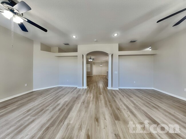 Photo - 1810 Cattleman Dr