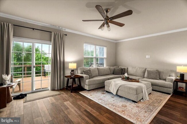 Photo - 220 Patchwork Dr