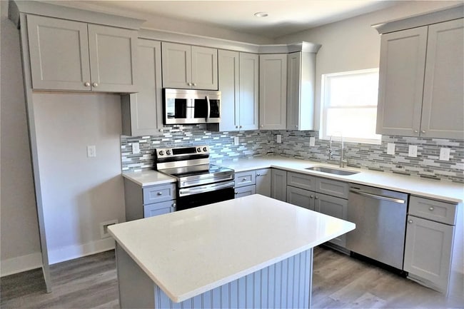 Photo - 1040 McLain Rd