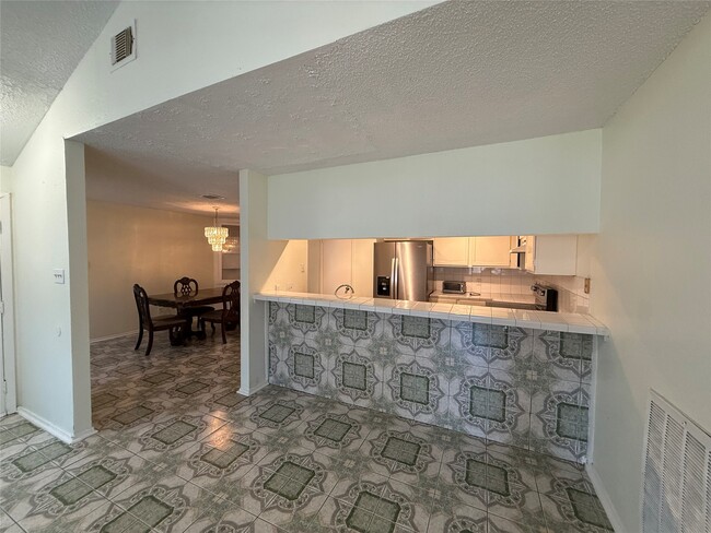 9011 Ketchwood Dr