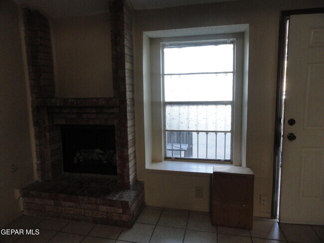 Photo - 619 White Cliffs Dr