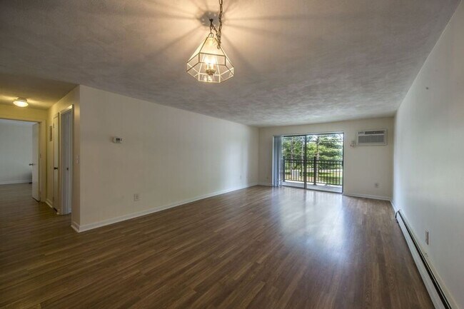 Photo - 1-Bed  w/ h & hw