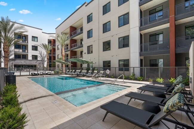 Building Photo - Aura Uptown