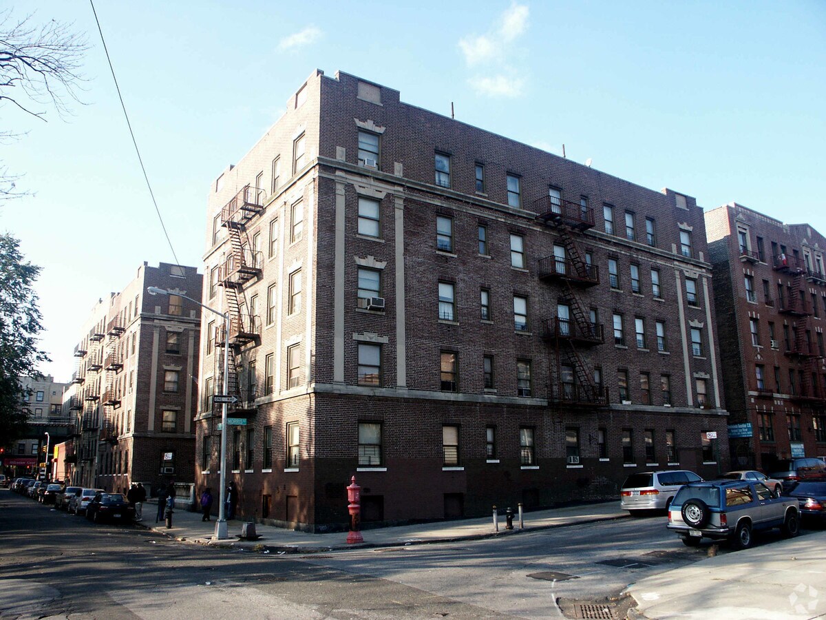 St. James Park Apartments - St. James Park Apartments