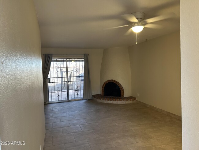 Photo - 925 E Beryl Ave