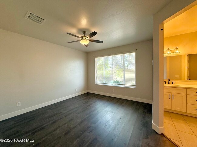 Photo - 1732 Allerton Way