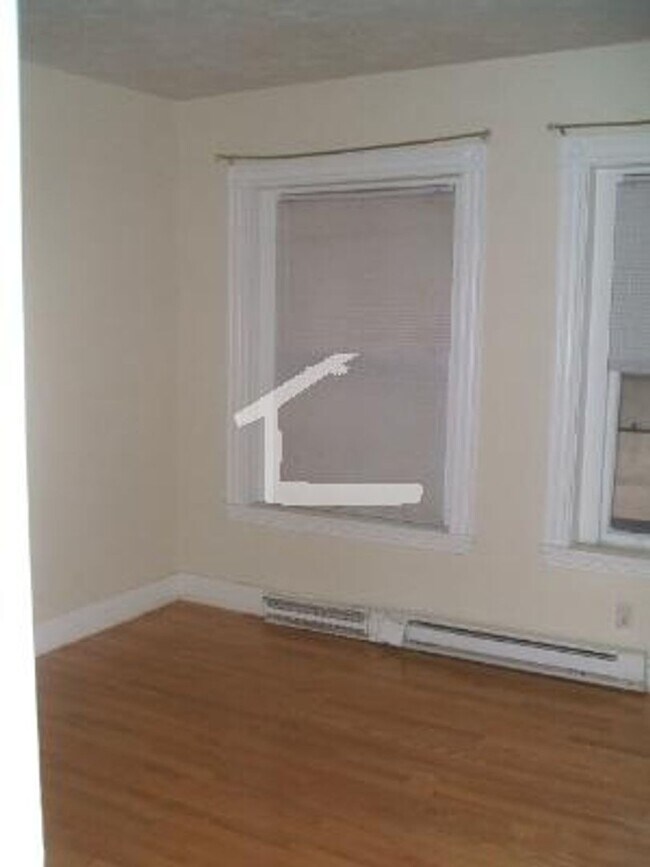 Photo - 20% off fee! Right by T and BU! Heat & H...