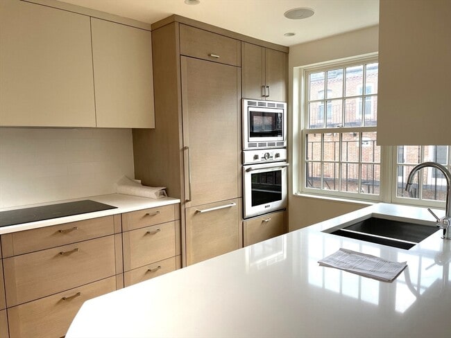 Photo - 33 Lawrence St Unit Penthouse