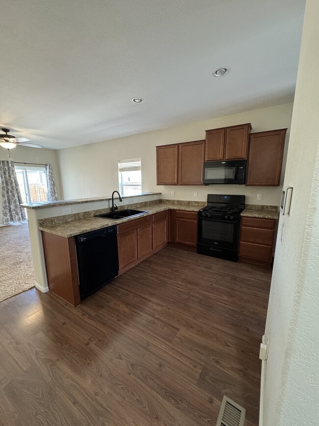 Photo - 6672 Kearsarge Dr