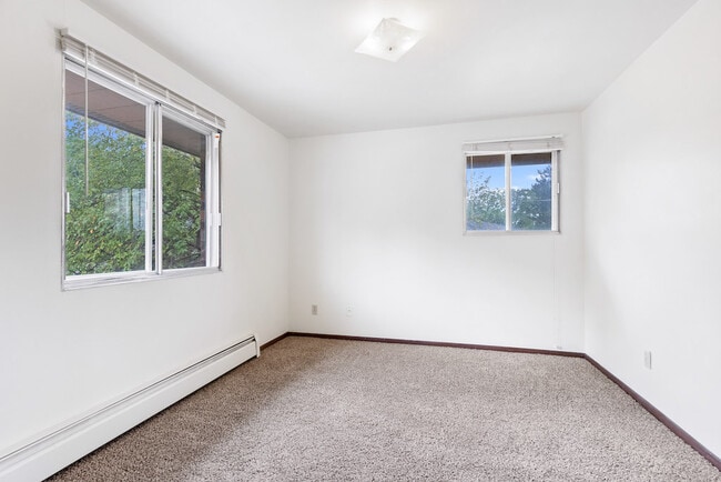 Charles Apts Green Bay, LLC