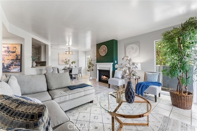 Building Photo - 628 Daisy Ave Unit 311