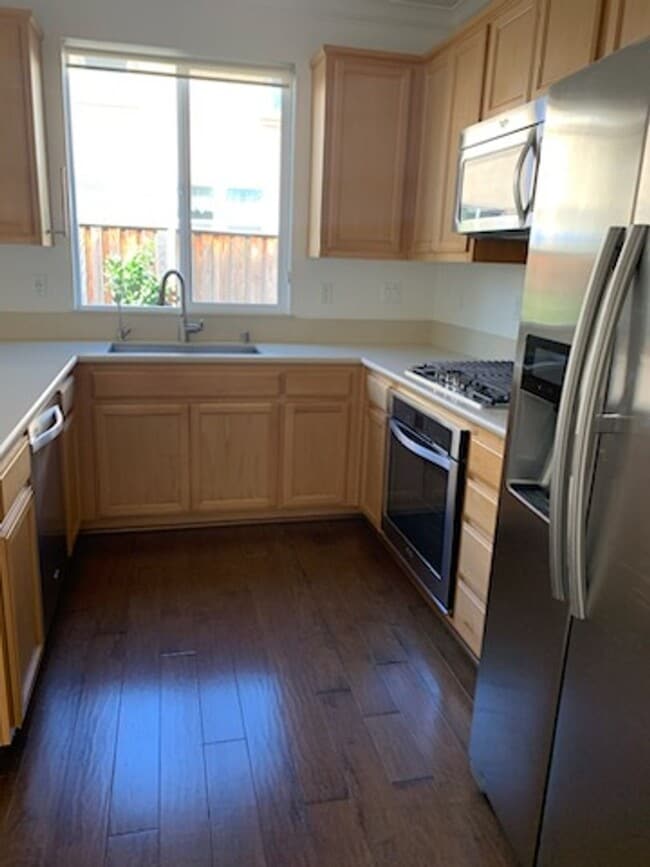 125 Caspian Way