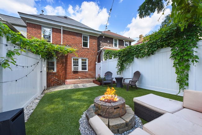 Photo - 410 Eureka St