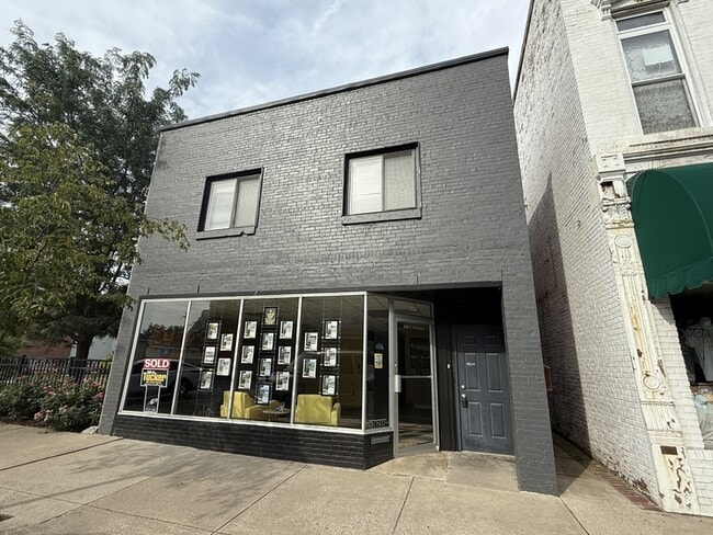 Building Photo - 208 S Chestnut St Rental