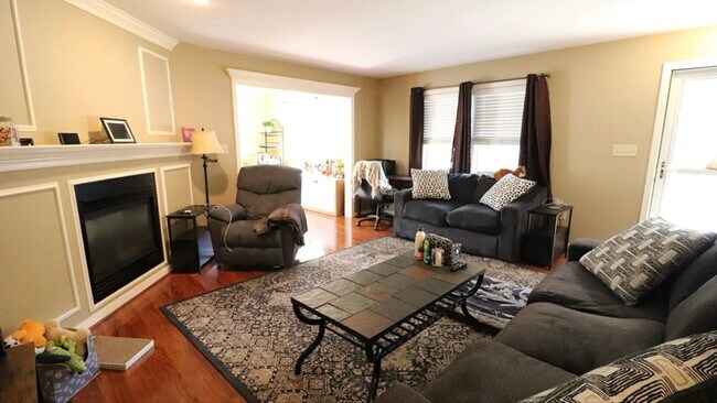 Photo - 641 Chickadee Dr