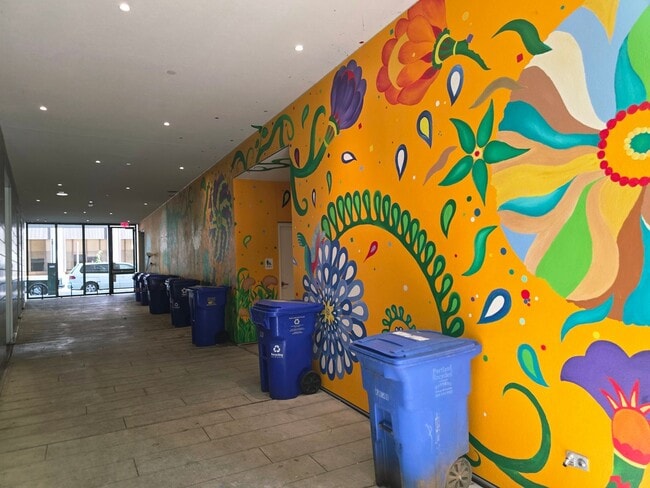 Photo - Louisa Flowers apartments