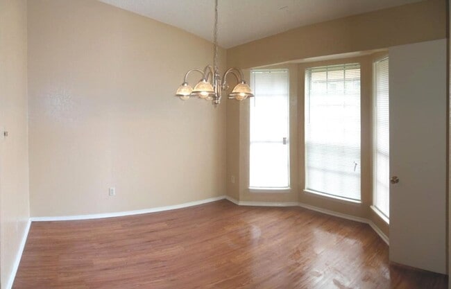 Photo - 1806 Bobby Lee Dr