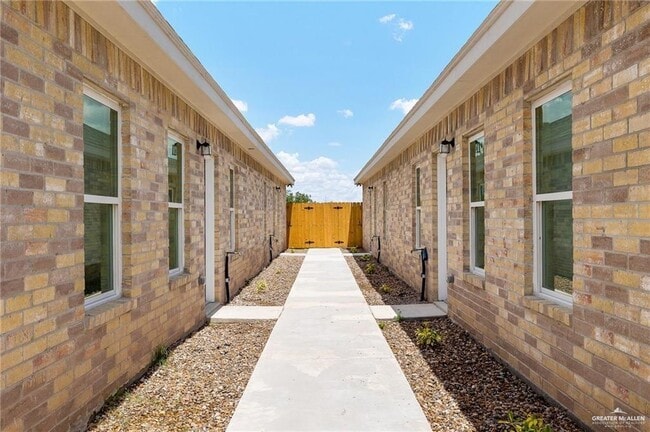 Photo - 10 Hiawatha Dr Unit 1