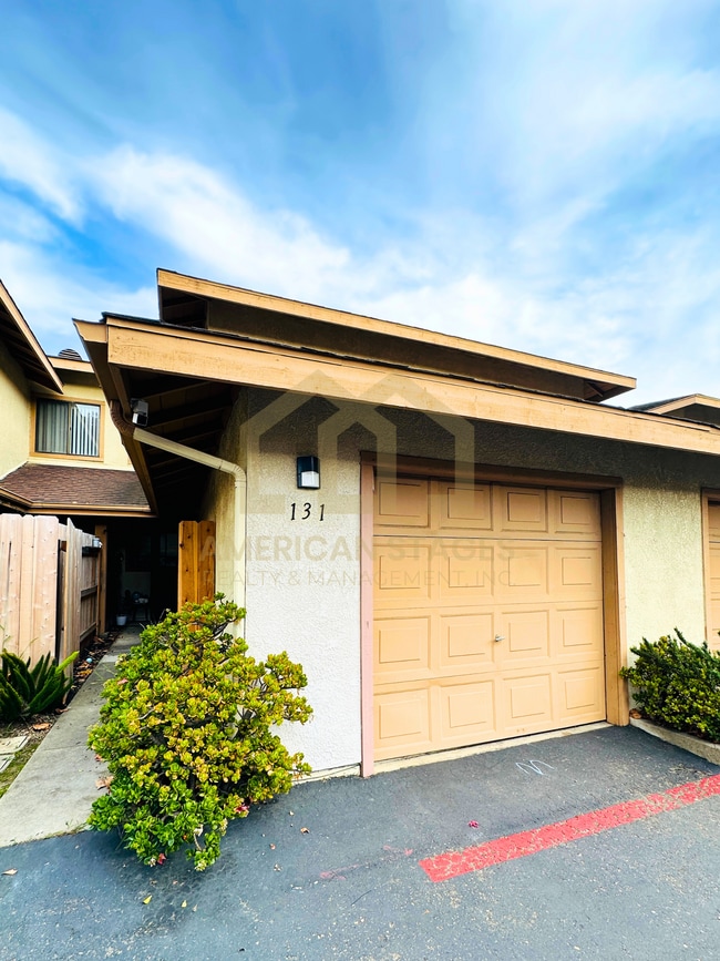 Building Photo - 131 Village Cir Dr