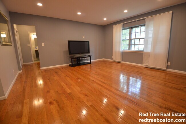 Photo - 170 Lake Shore Rd Unit 2