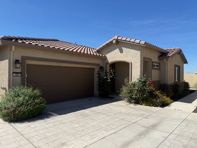 Building Photo - Beautiful 2 Bed / 2 Bath Home in 55+ Gated Community – Move-In Ready!