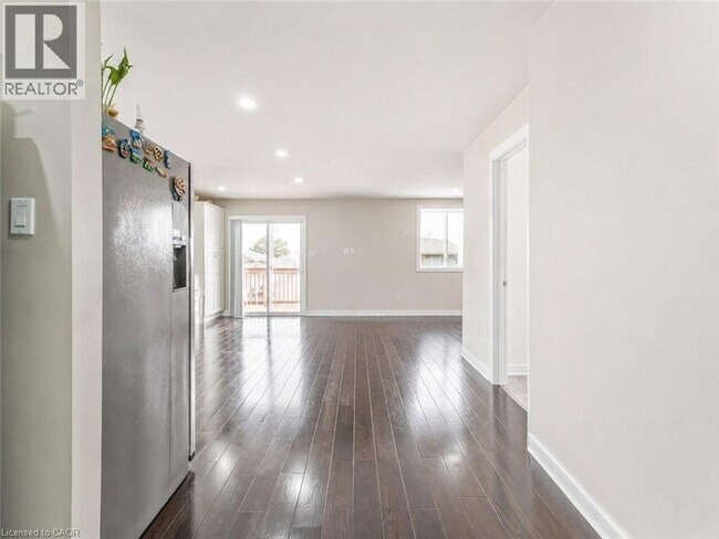 Photo - 78 Billington Crescent