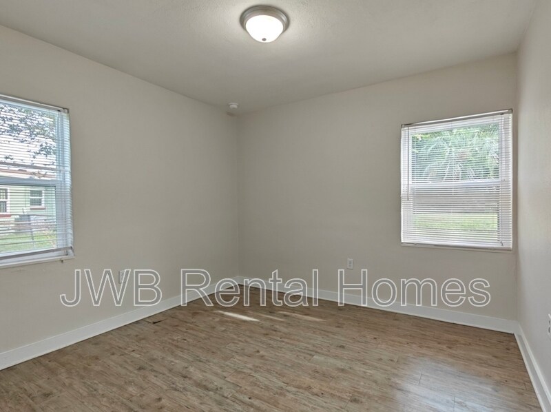 Photo - 1769 Stafford Rd
