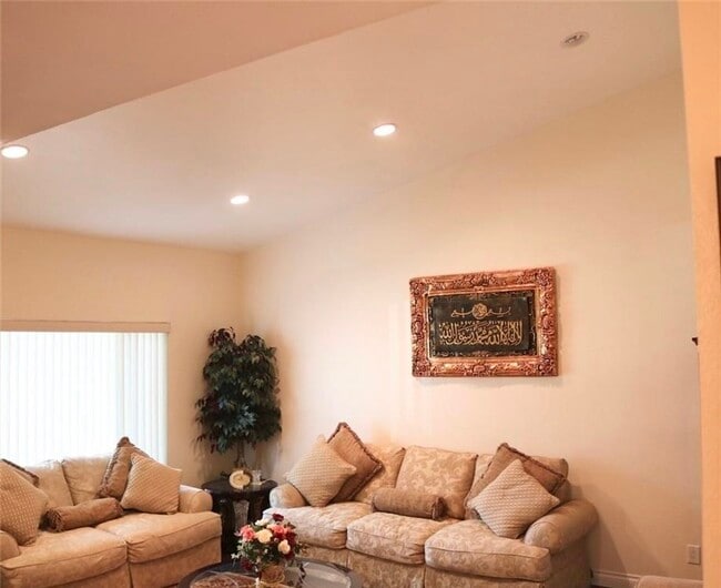 Photo - 10638 Balcom Ave