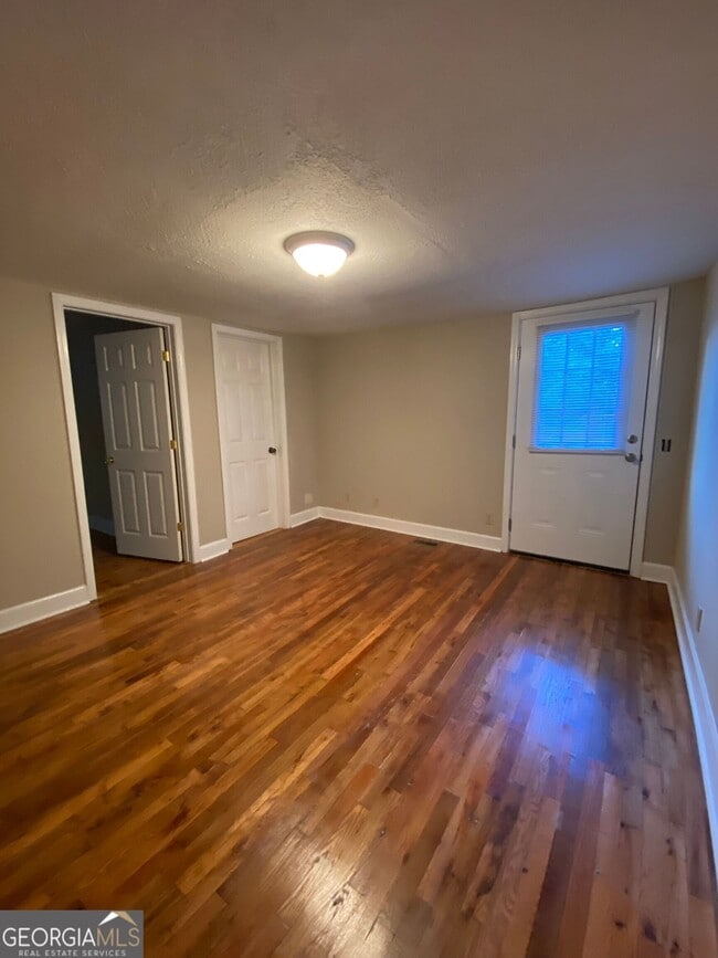 Photo - 1800 Timothy Rd