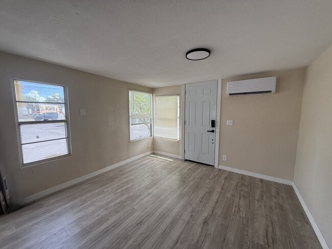 5680 28th St N Unit Lot 4