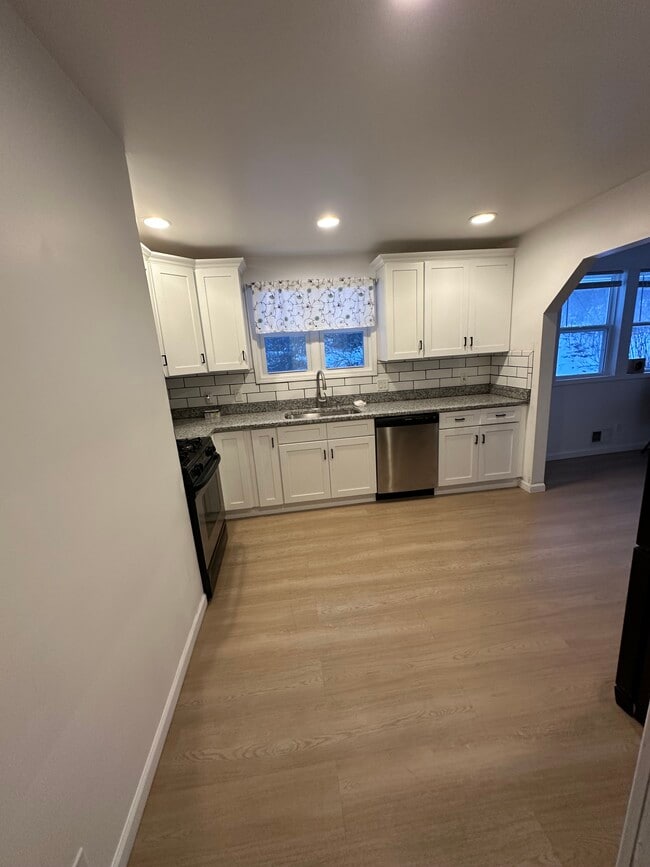 Photo - 12 Imperial Dr