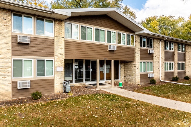 Photo - LIBERTY VALLEY APARTMENTS